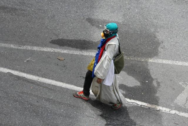 Así fue la brutal arremetida de los cuerpos de seguridad contra los manifestantes en la Fajardo. Fotos: lapatilla.1eye.us