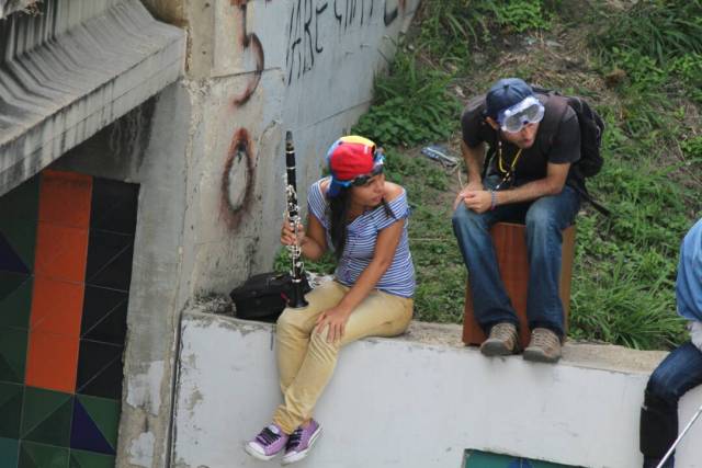 Así fue la brutal arremetida de los cuerpos de seguridad contra los manifestantes en la Fajardo. Fotos: lapatilla.1eye.us