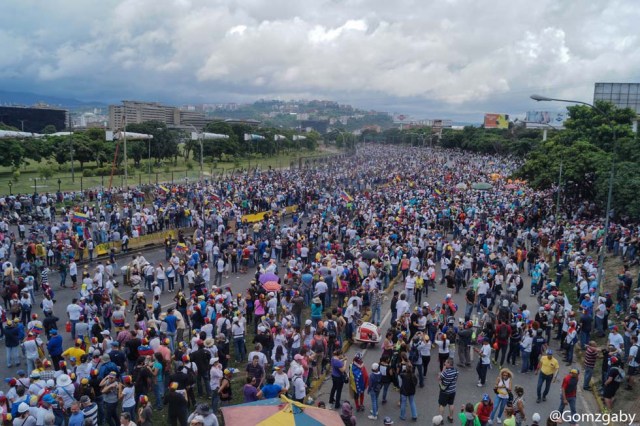 La marcha de este #24Jun desde la concentración hasta la represión. Fotos: Gabriela Gómez / lapatilla.1eye.us