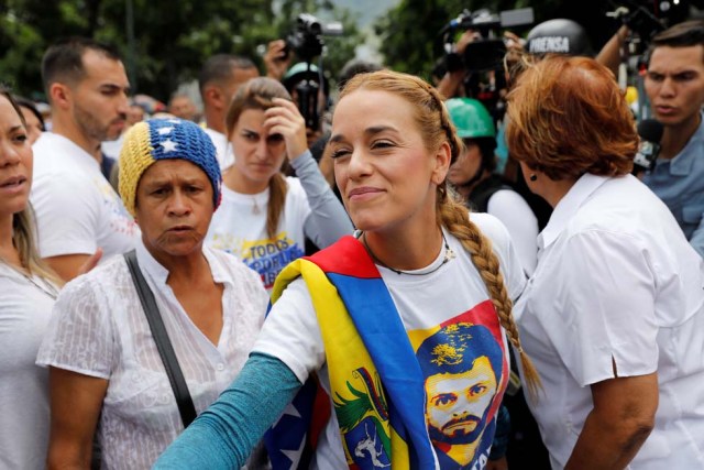 Cuerpos de seguridad redoblan la represión en las marchas. La resistencia sigue. REUTERS/Carlos Garcia Rawlins