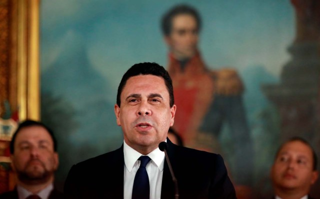 Venezuelan Foreign Minister Samuel Moncada talks to the media during a news conference in Caracas, Venezuela July 18, 2017. REUTERS/Marco Bello