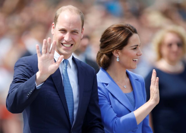 Prince William, the Duke of Cambridge and his wife Catherine, The Duchess of Cambridge visit Brandenburg Gate in Berlin, Germany, July 19, 2017. REUTERS/Axel Schmidt