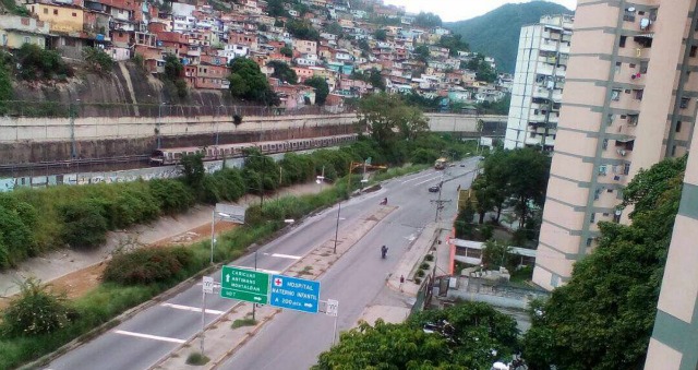 Caricuao se unió al #ParoNacional este miércoles #26Jul (fotos)