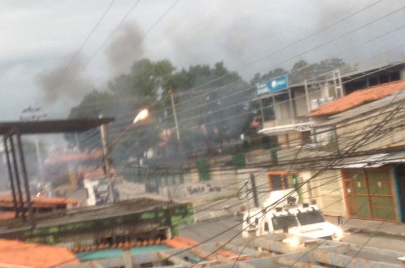 Reportan detenciones y niños asfixiados durante represión en Barinas #17Jul