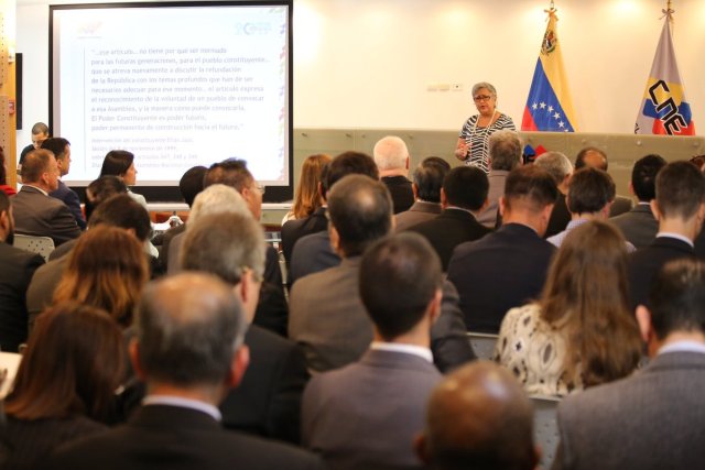 Tibisay Lucena durante rueda de prensa del 12 de julio de 2017. Foto: @VTVcanal8 