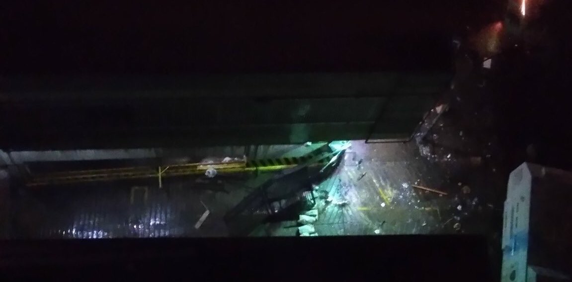 GNB tumbó el portón de las residencias Doral Caracas en La Candelaria (Fotos)