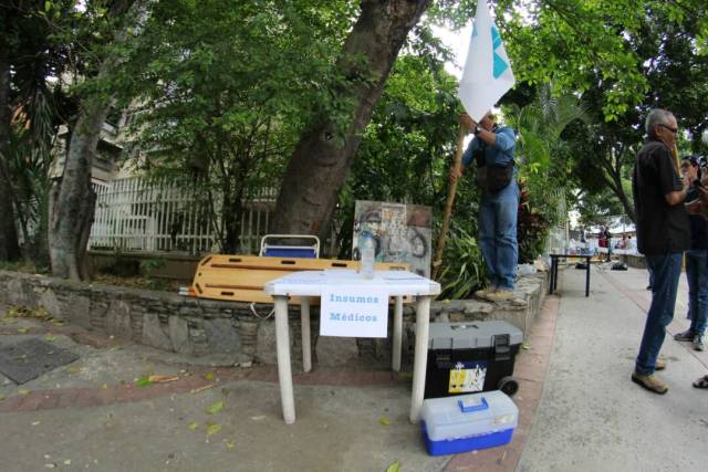 Foto: Los vecinos de El Cafetal montaron barricadas durante el Paro Nacional  / Foto Regulo Goméz lapatilla.1eye.us