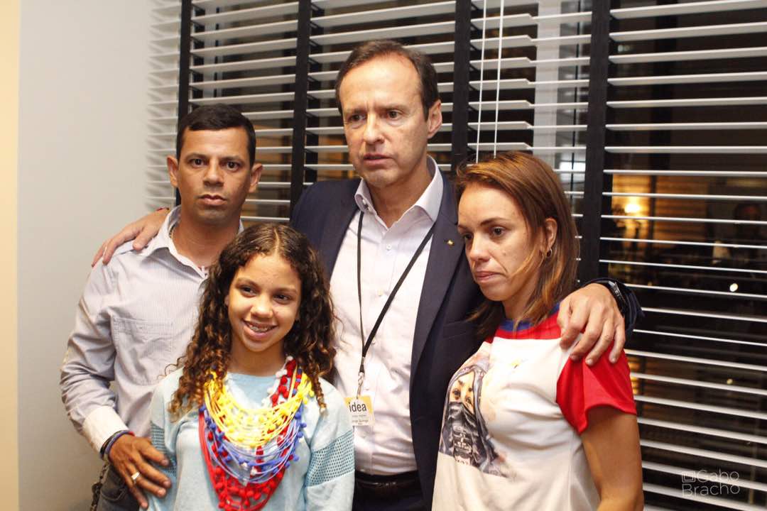 Expresidentes se reunieron con familiares de víctimas de la represión