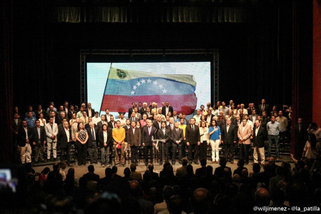 MUD sucribió documento desde el Centro Cultural Chacao para defender la vigencia de la Constitución Nacional y lograr la salida del gobierno. Foto: Will Jiménez