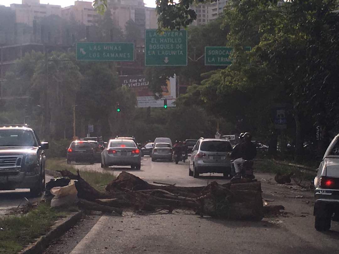 Persisten las barricadas en la Trinidad tras finalizar paro cívico #21Jul