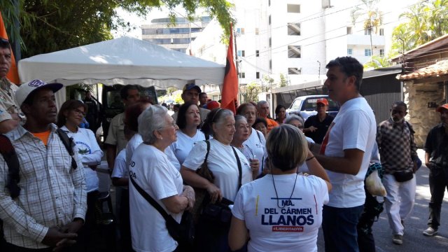 NDP 14.07.17 Alfredo Jimeno Junto a la Juventud Prolongada, Palmeros de Chacao y activistas de VP apoyamos a Leopoldo López en su casa por cárcel