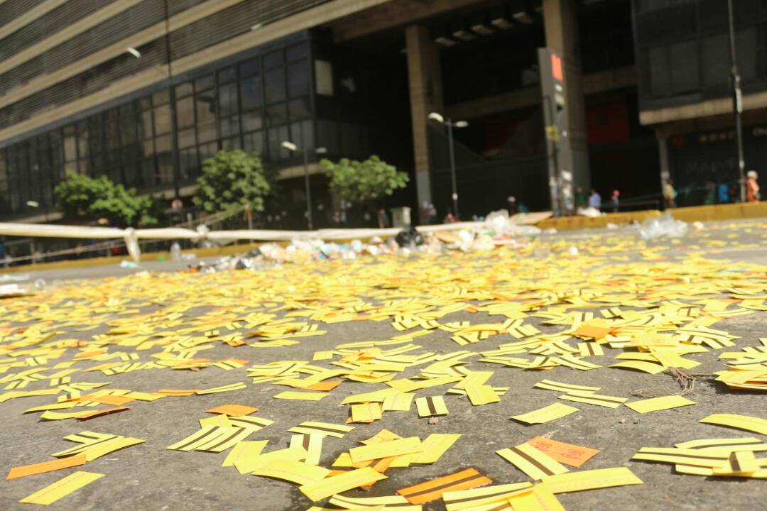 Con boletos del Metro de Caracas armaron barricadas en Chacao #20Jul