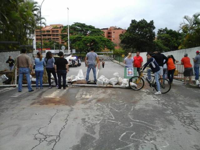 Trancazo en Los Samanes / Foto: Daniel Guillermo Colina 