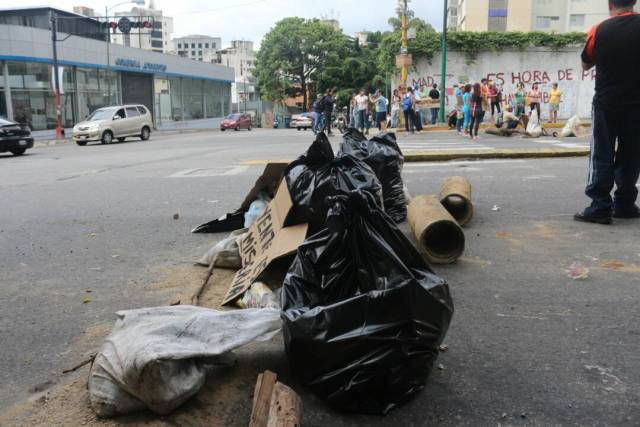 Avenida Andrés Bello con barricadas / Fotos: Will Jiménez