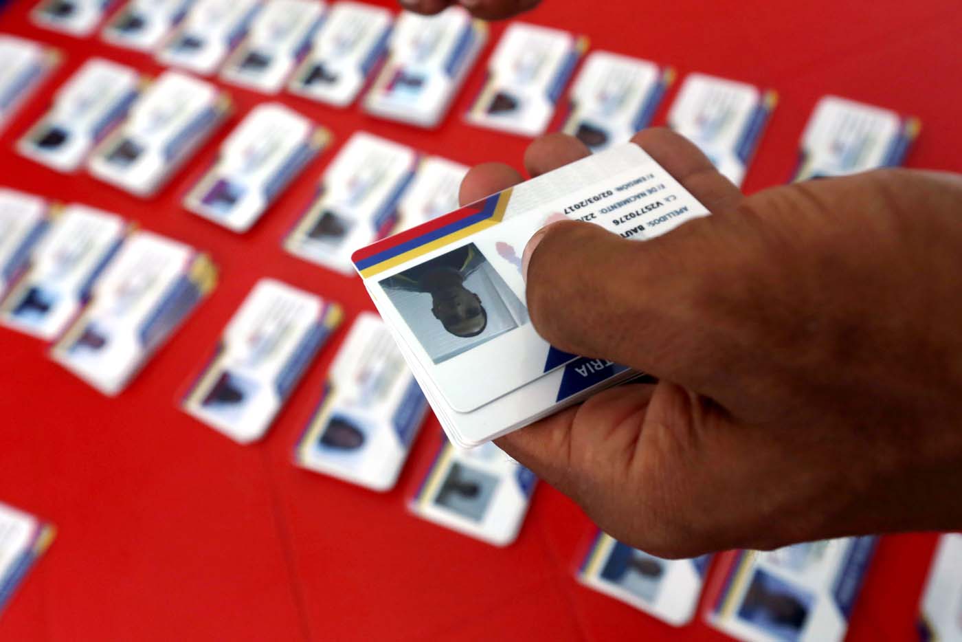 El código QR, el sistema que controla los votos de Maduro