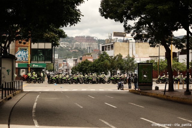 Las crudas imágenes de la represión en El Rosal. Foto: Will Jiménez / lapatilla.1eye.us