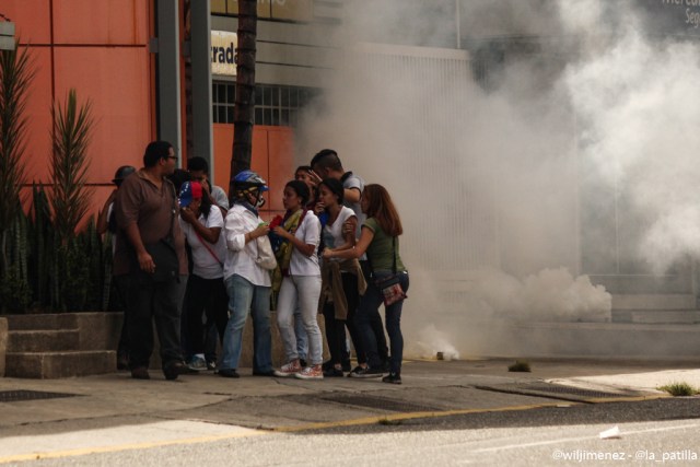 Las crudas imágenes de la represión en El Rosal. Foto: Will Jiménez / lapatilla.1eye.us