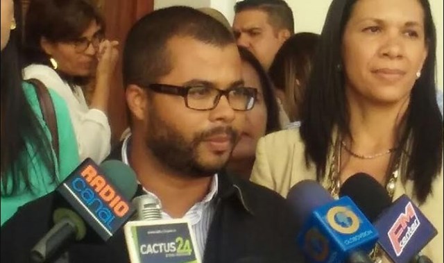 El concejal del municipio Mariño del estado Aragua y dirigente del partido Primero Justicia en esta entidad, Emer Álvarez