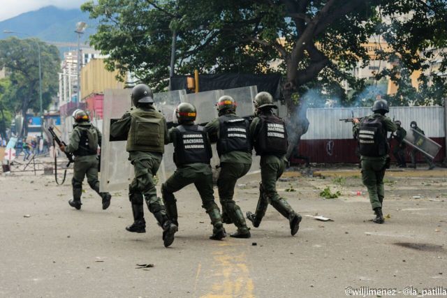 La marcha hacia el TSJ desde el inicio a la represión. Foto: Will Jiménez / lapatilla.1eye.us