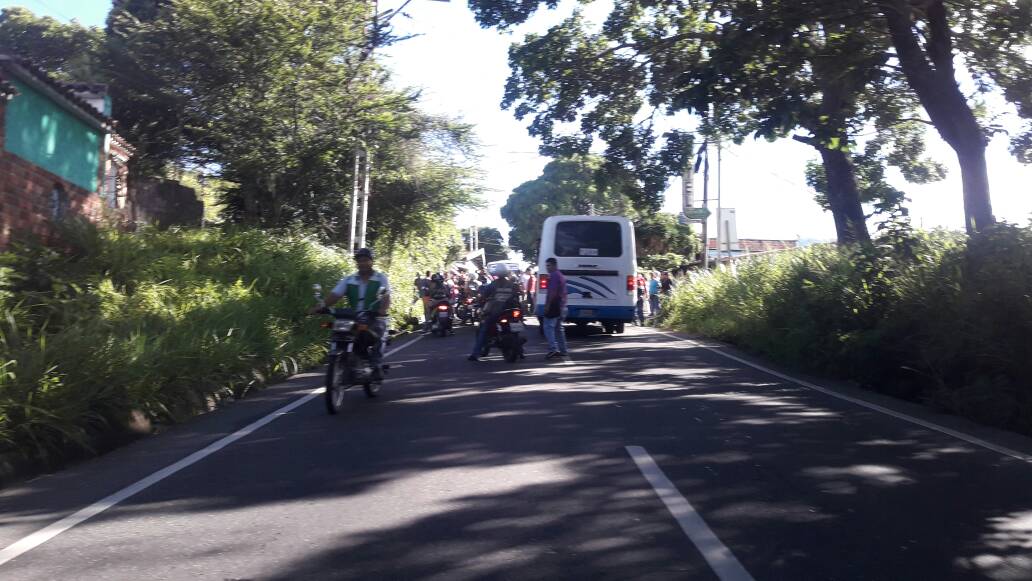 Cierran la vía a Capacho en Táchira #4Jul