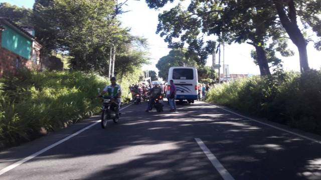 Foto: Cierran la vía a Capacho en el Táchira  / @Ecos del Torbes