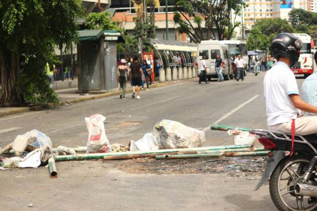 Trancazo en La California este #311Jul / Foto: Wil Jiménez