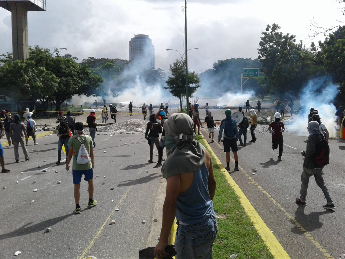 Fuerte represión en El Trigal: Reportan varios detenidos (Fotos)