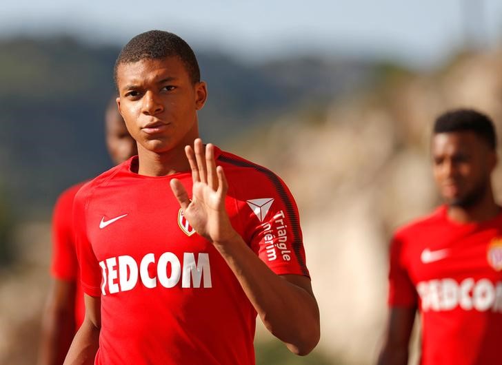 Mónaco y PSG desmienten traspaso de Mbappé anunciado por varios medios