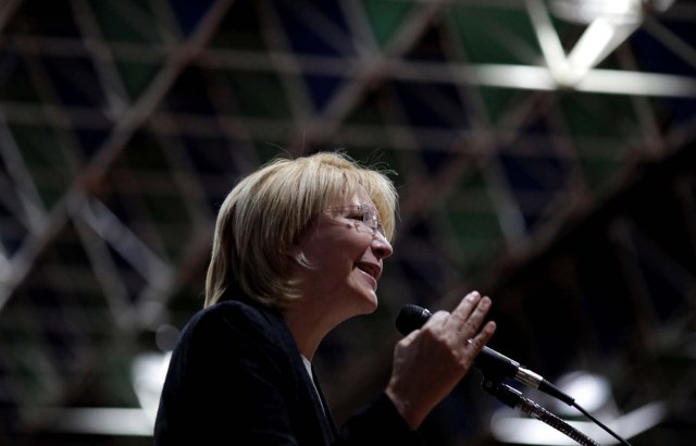 Venezuela's chief prosecutor Luisa Ortega Diaz speaks during a conference in defense of the Constitution in Caracas, Venezuela August 6, 2017. REUTERS/Ueslei Marcelino