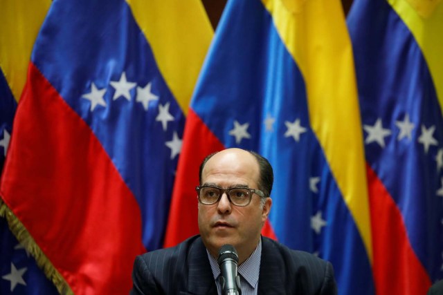 Julio Borges, president of the National Assembly and lawmaker of the Venezuelan coalition of opposition parties (MUD), attends a meeting with fellow lawmakers at the National Assembly building in Caracas, Venezuela August 7, 2017. REUTERS/Carlos Garcia Rawlins