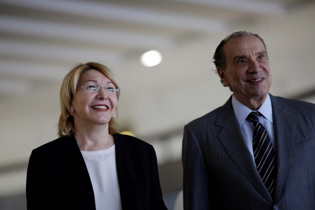 Venezuela's former chief prosecutor Luisa Ortega Diaz (L) stands next to Brazil's Foreign Minister Aloysio Nunes Ferreira, after a meeting in Brasilia, Brazil August 23, 2017. REUTERS/Ueslei Marcelino