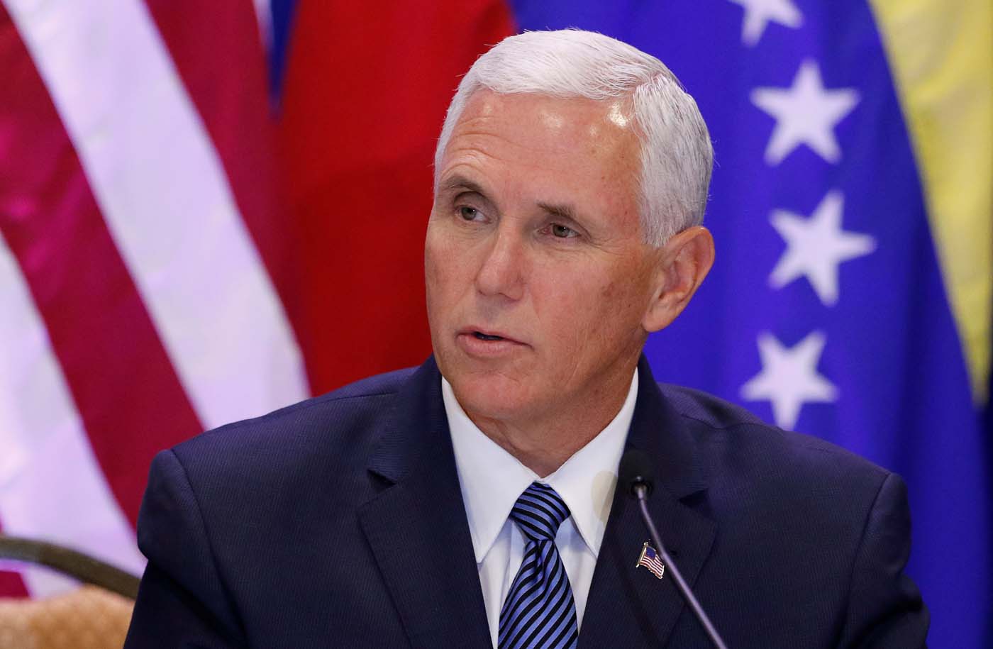 Pence: No nos quedaremos de brazos cruzados mientras Venezuela se desmorona