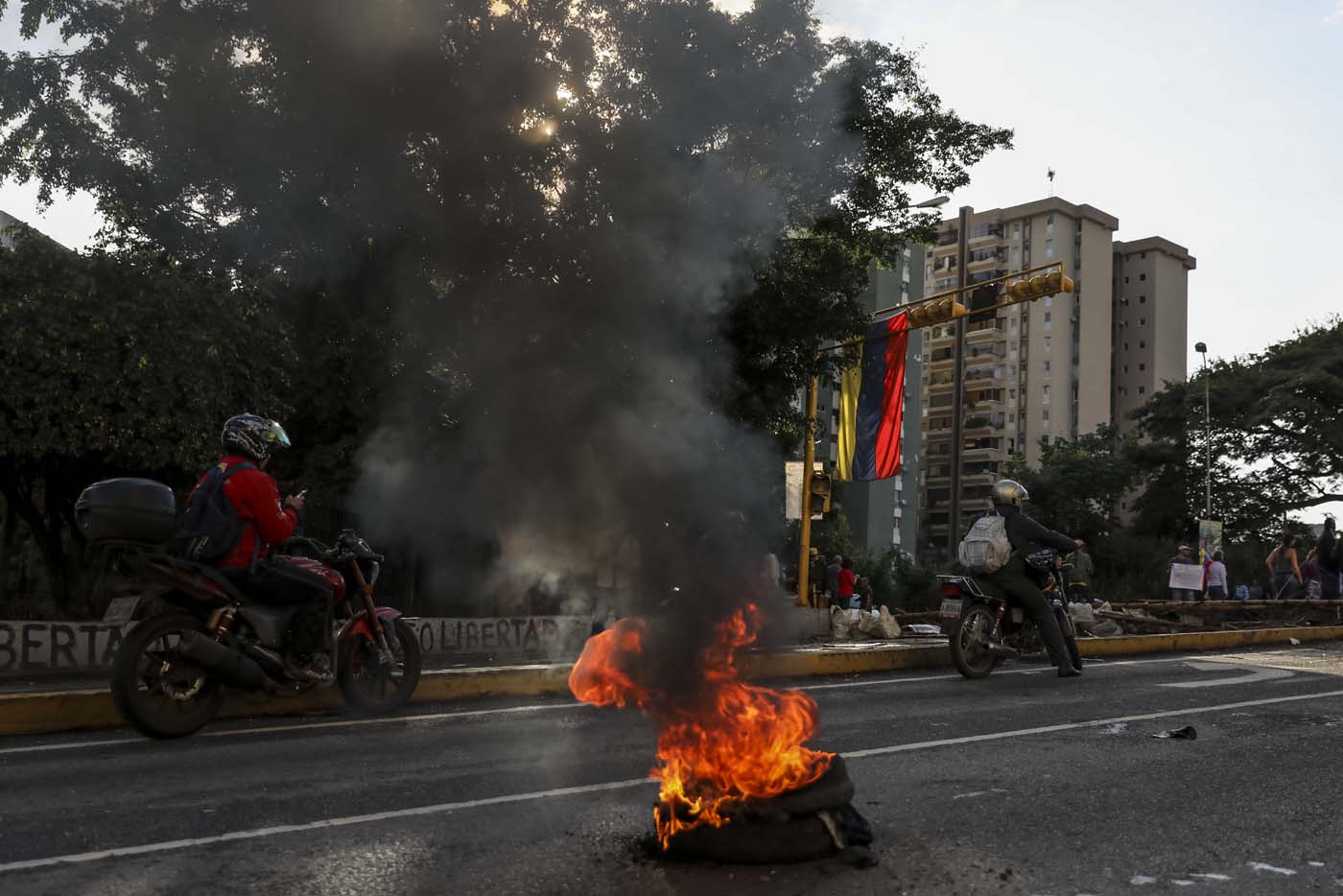 Protestan en El Hatillo por destitución de Smolansky (fotos)