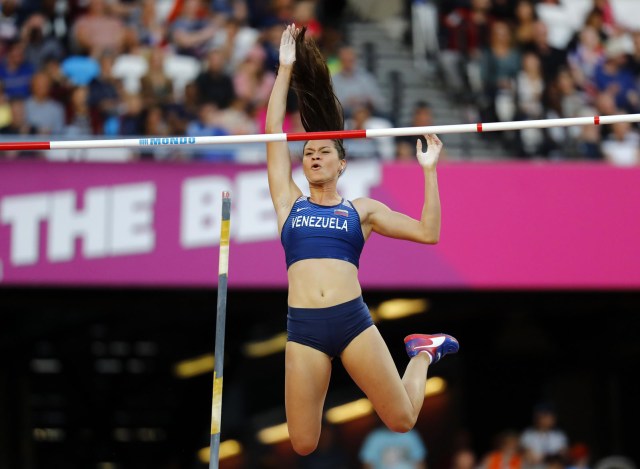 Athletics - World Athletics Championships – women's pole vault final – London Stadium, London, Britain – August 6, 2017 –  Robeilys Peinado of Venezuela competes. REUTERS/Kai Pfaffenbach