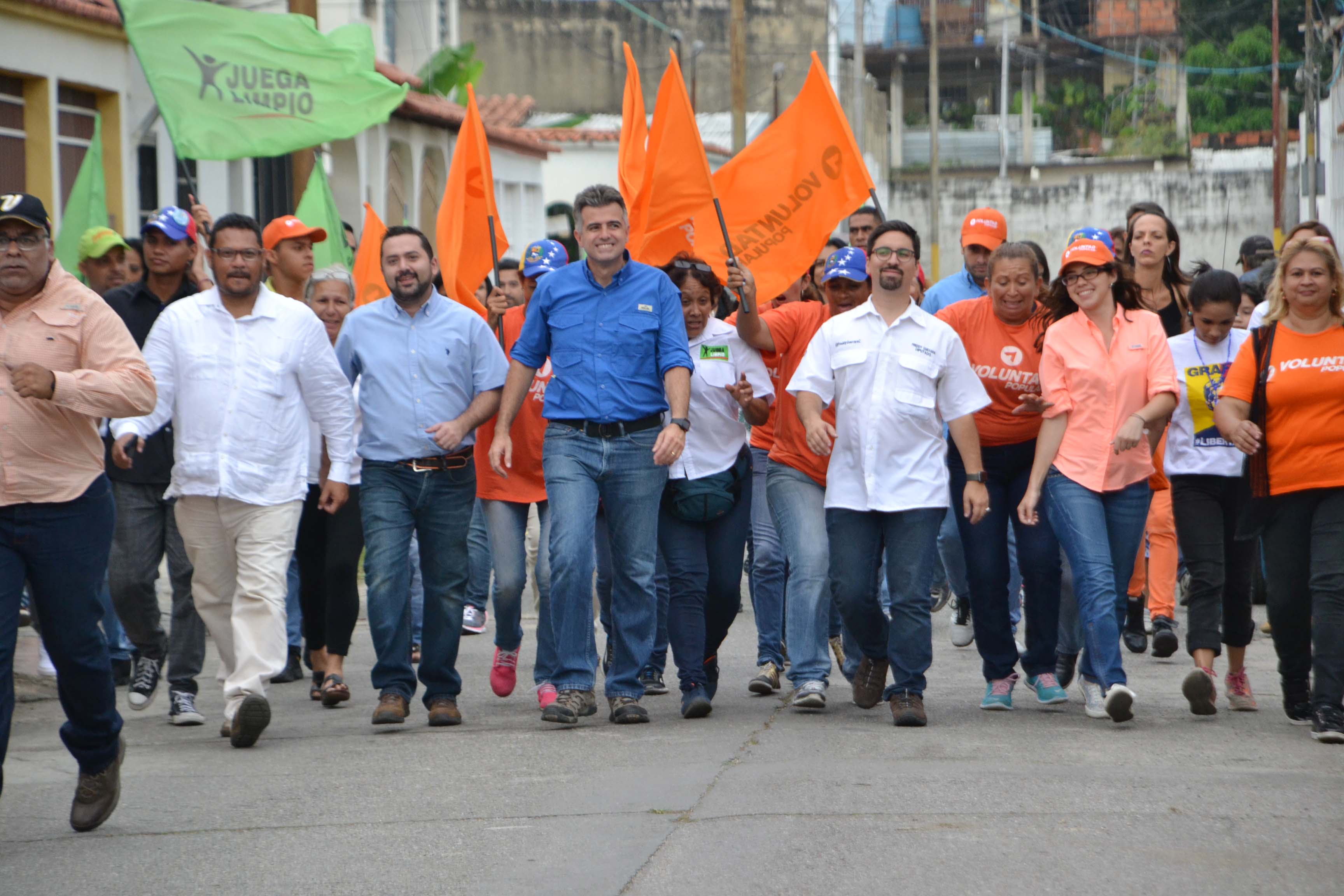 Freddy Guevara acompañó a Feo La Cruz en su recorrido por Carabobo