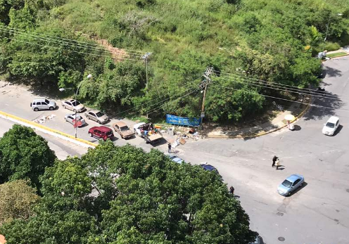 Momento en que sujetos armados disparan contra manifestantes en Los Naranjos (Video)