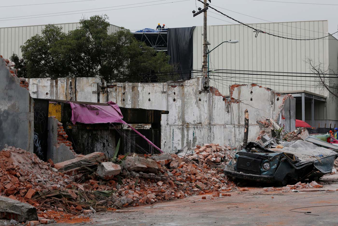 Al menos 38 muertos en un potente terremoto en México