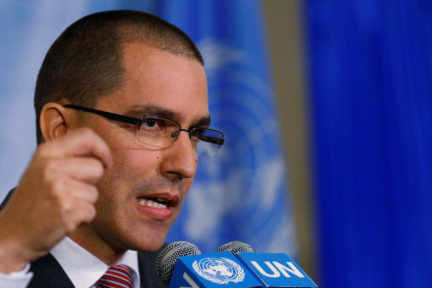 Arreaza arremete contra Santos: No tiene límites en su obsesión fatal