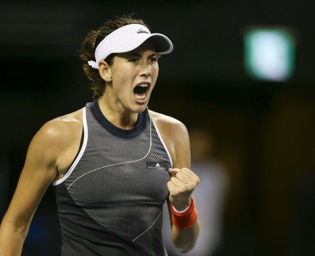 KMA25 TOKIO (JAPÓN) 22/9/2017 La española Garbiñe Muguruza celebra su victoria ante la francesa Caroline Garcia por 6-2, 6-4, en 1 hora y 23 minutos, en partido de cuartos de final del torneo de Tokio hoy, 22 de septiembre de 2017. EFE/ KIMIMASA MAYAMA