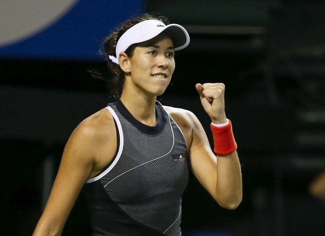 KMA25 TOKIO (JAPÓN) 22/9/2017 La española Garbiñe Muguruza celebra su victoria ante la francesa Caroline Garcia por 6-2, 6-4, en 1 hora y 23 minutos, en partido de cuartos de final del torneo de Tokio hoy, 22 de septiembre de 2017. EFE/ KIMIMASA MAYAMA