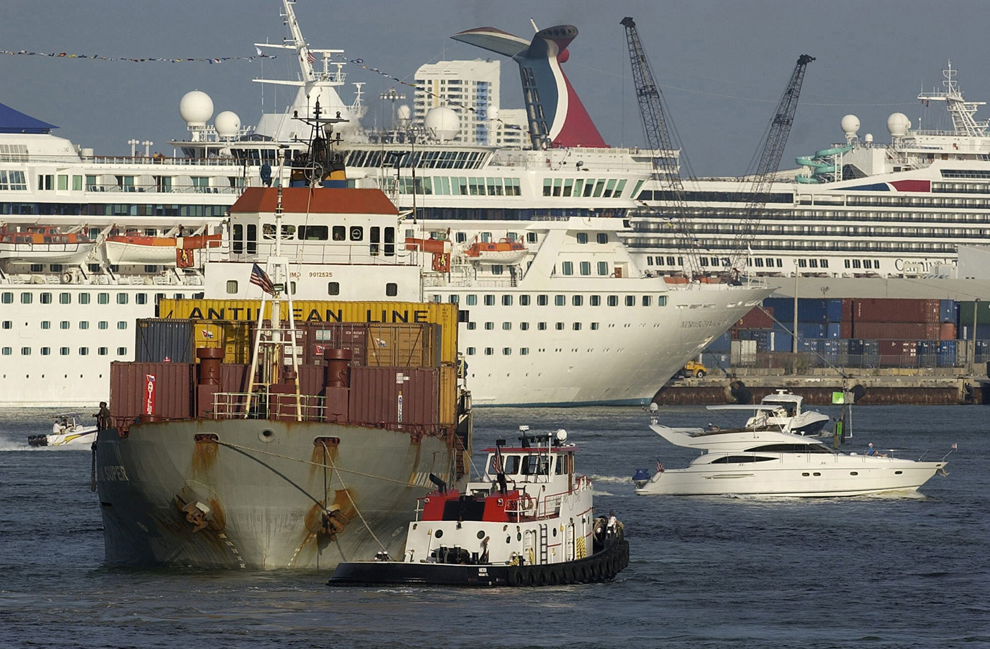 Reabren tres grandes puertos en Florida que permanecían cerrados por Irma