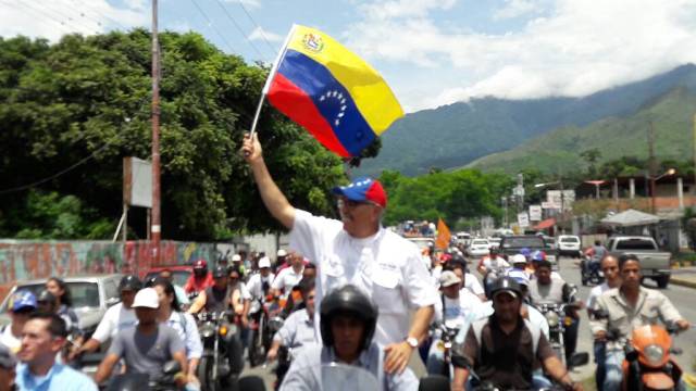 El candidato a la gobernación del estado Aragua, Ismael García