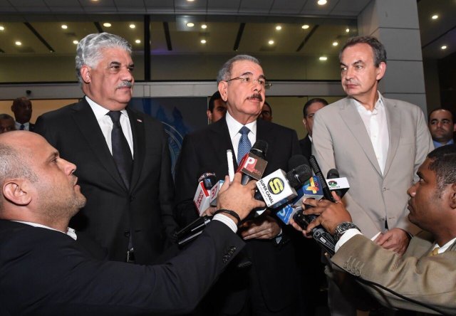 Leonel Fernández, Danilo Medina y José Luis Rodríguez Zapatero (Foto: @AlejandroF0227)