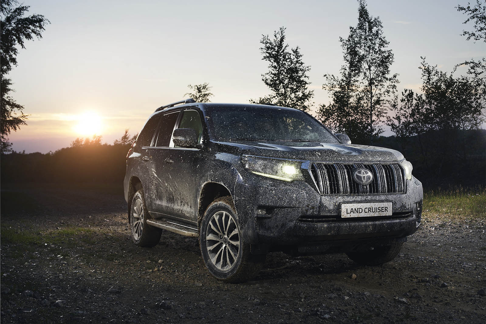 Toyota presentó el nuevo rostro de la Land Cruiser Prado (FOTOS)