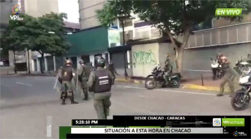 GNB reprime y detiene a manifestantes en Chacao #25S