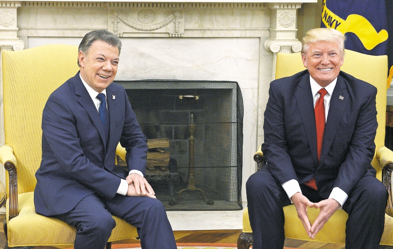 Santos le pide a Trump que hable con Putin para que deje de apoyar a Maduro