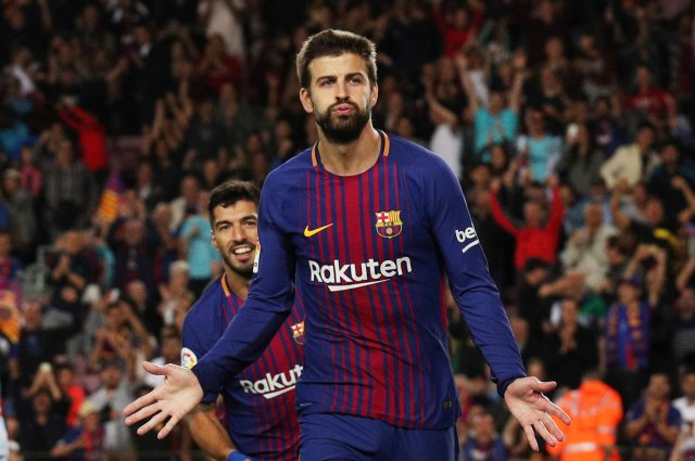 Soccer Football - Spanish La Liga Santander - Barcelona vs Espanyol - Barcelona, Spain - September 9, 2017   Barcelona’s Gerard Pique celebrates scoring their fourth goal   REUTERS/Albert Gea