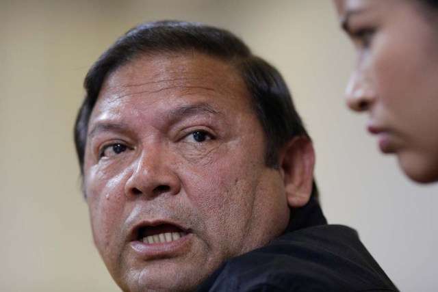 Andres Velasquez, former candidate for governor of Bolivar state, talks to the media during a news conference in Caracas, Venezuela, October 20, 2017. REUTERS/Marco Bello