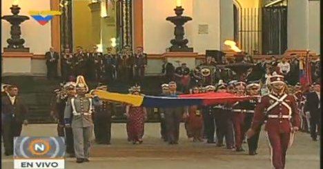 Con izada de la Bandera comenzaron actos del 12 de Octubre