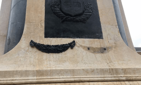 Foto: Delincuencia desvalija la Plaza Bolívar de Valencia / Sandy Aveledo